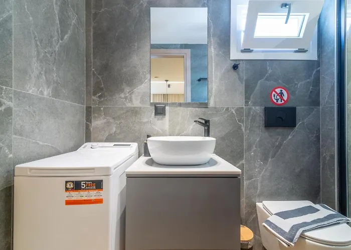 Luxury Seaside Апартаменти