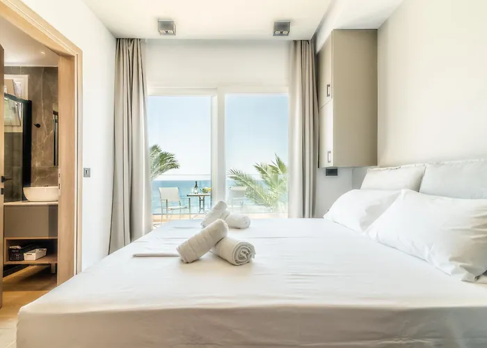 Luxury Seaside Апартаменти *