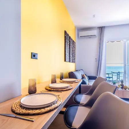 Luxury Seaside 헐소니소스